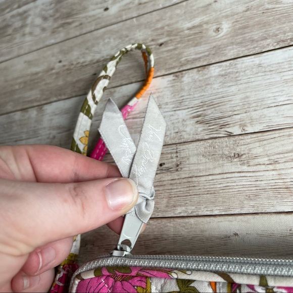 VERA BRADLEY GREY PINK ORANGE ZIP WALLET WRISTLET - Picture 2 of 6